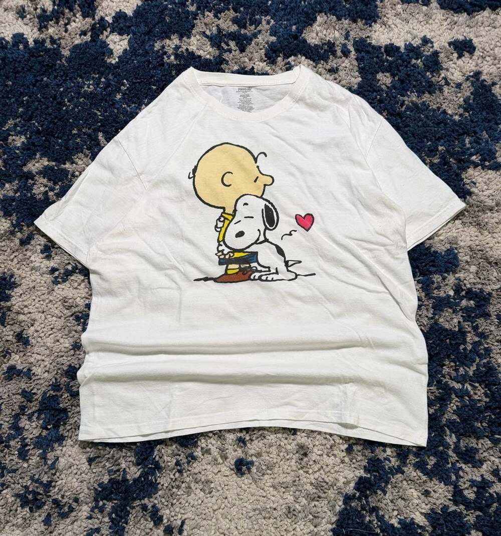 Peanuts Charlie Brown & Snoopy Hug Graphic T-Shirt White Size L